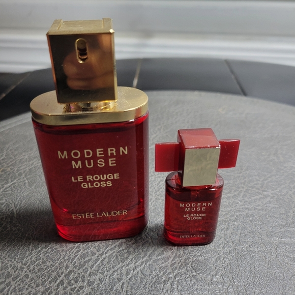 Estee Lauder Modern Muse Eau de Parfum - Picture 2 of 5